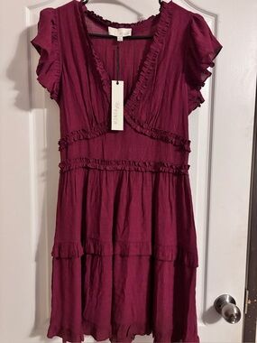 Pinch Ruffle V-Neck Short Sleeve Dress in Berry Plum
